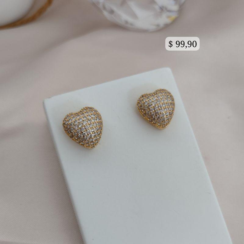 BRINCO DE CORAÇÃO BOLEADO CRAVEJADO EM MICRO ZIRCONIA
