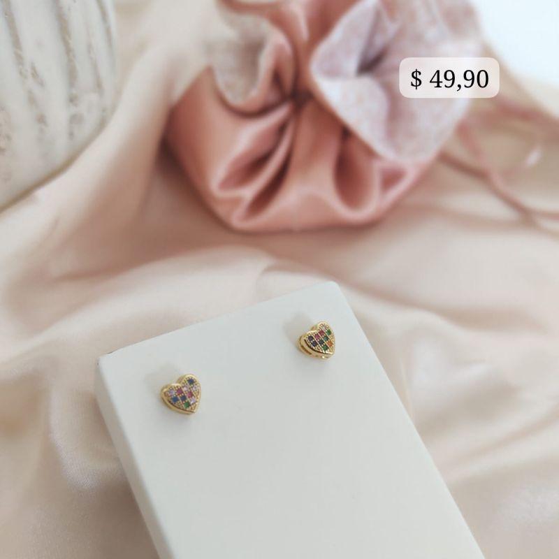 BRINCO DE CORAÇÃO COM PEDRAS DE ZIRCONIA COLORIDAS
