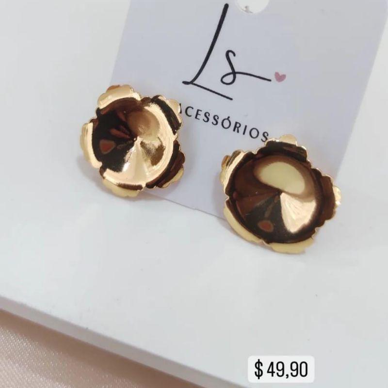 BRINCO DE FLOR PLACA LISA