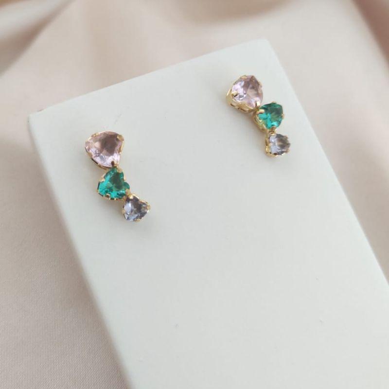 BRINCO EARCUFF DE CORAÇÕES COLORIDOS