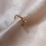 BRINCO FAKE LISO COM PONTO DE LUZ