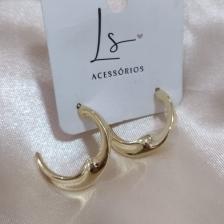 BRINCO MEIA ARGOLA TORCIDA LISA 22MM