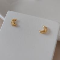 BRINCO MEIA LUA VAZADA