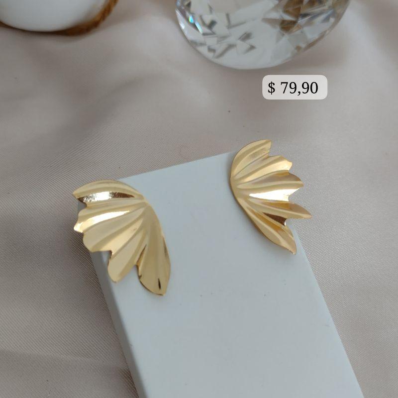 BRINCO ORGÂNICO FORMATO DE ASA ONDULADA