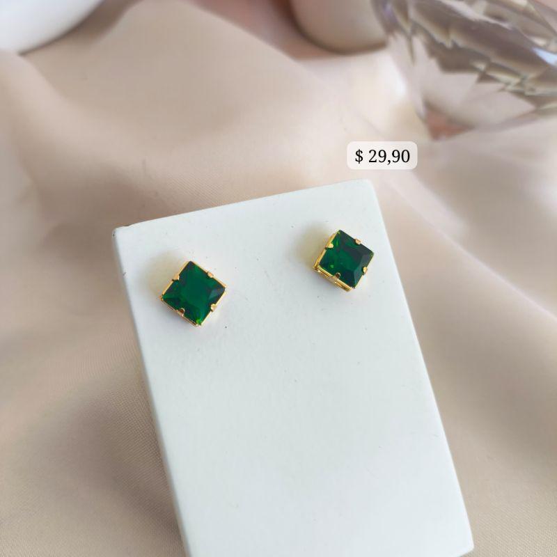 BRINCO PEDRA VERDE QUADRADA G