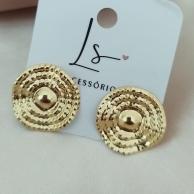 BRINCO REDONDO COM LISTRAS CRAQUELADA DETALHE LISO NO MEIO