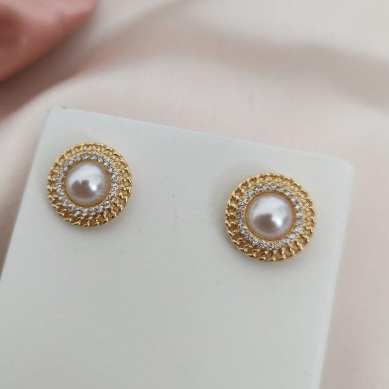 BRINCO REDONDO COM PEDROLA NO CENTRO E CRAVEJADO EM MICRO ZIRCONIA AO REDOR