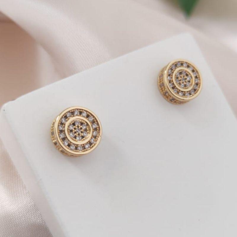 BRINCO REDONDO CRAVEJADO EM MICRO ZIRCONIA ENCIMA E NAS LATERAIS