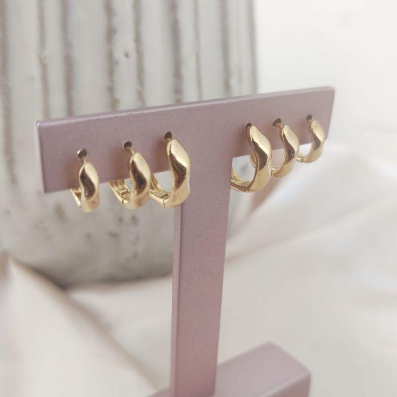 BRINCO TRIO DE ARGOLA LISA TORCIDAS