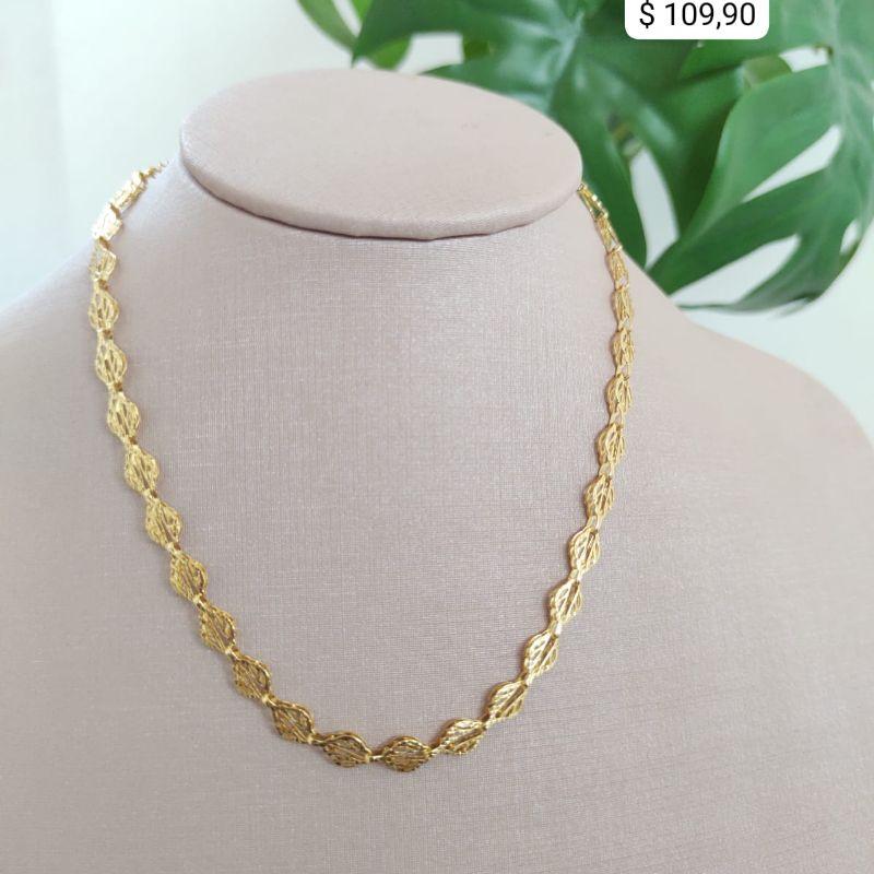 CHOKER FOLHAS VAZADA EM 3D