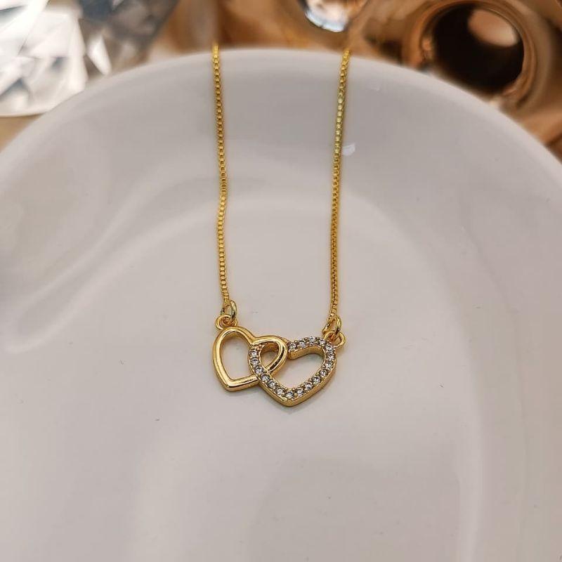 COLAR COM 2 CORAÇÕES JUNTOS LISO E CRAVEJADA EM MICRO ZIRCONIA