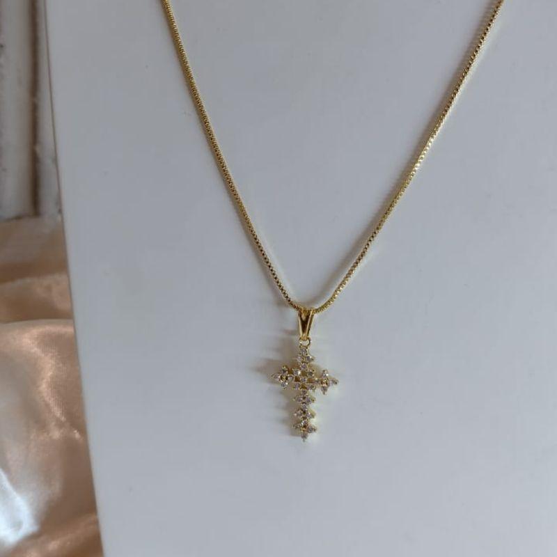 COLAR COM CRUZ CRAVEJADA ZIRCONIA