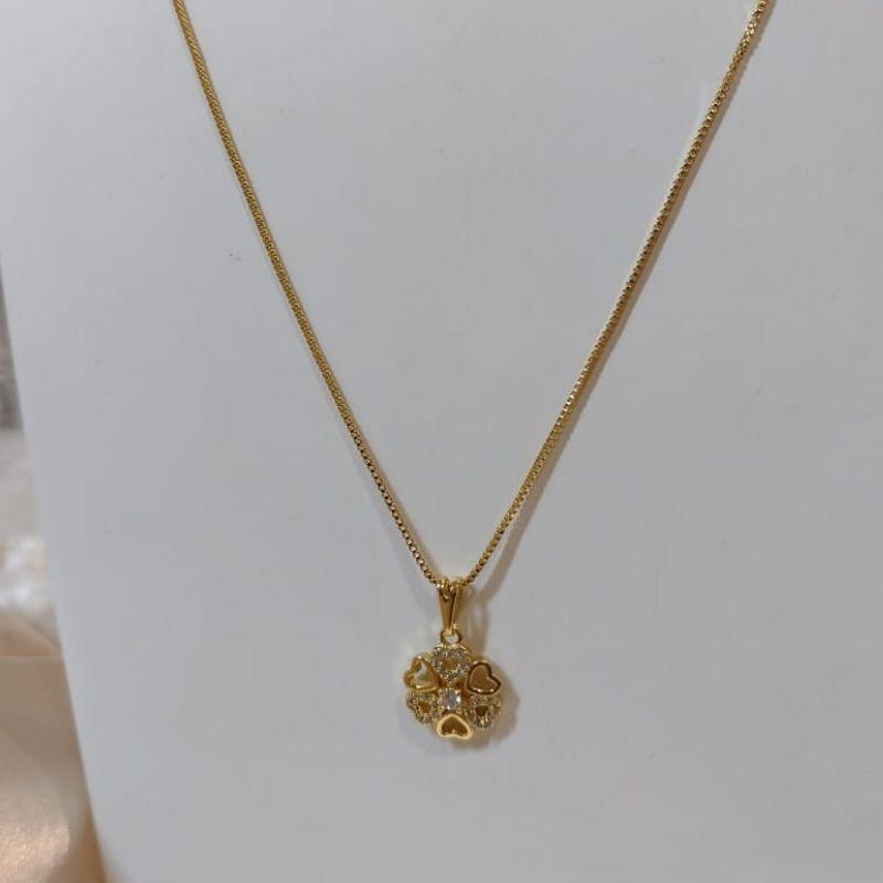 COLAR COM FLOR CRAVEJADA ZIRCONIA E LISAS