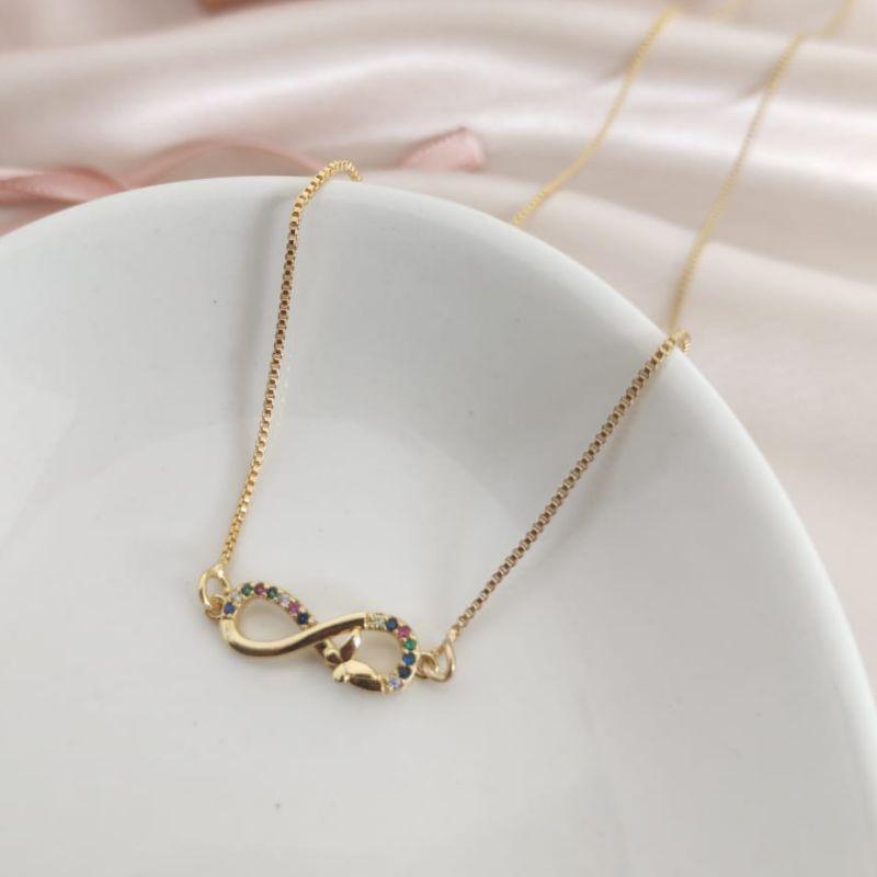 COLAR COM PINGENTE INFINITO CRAVEJADO EM MICRO ZIRCONIA E BORBOLETA LISA