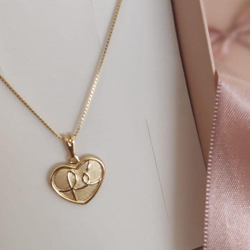 COLAR COM PLACA DE CORAÇÃO E FÉ