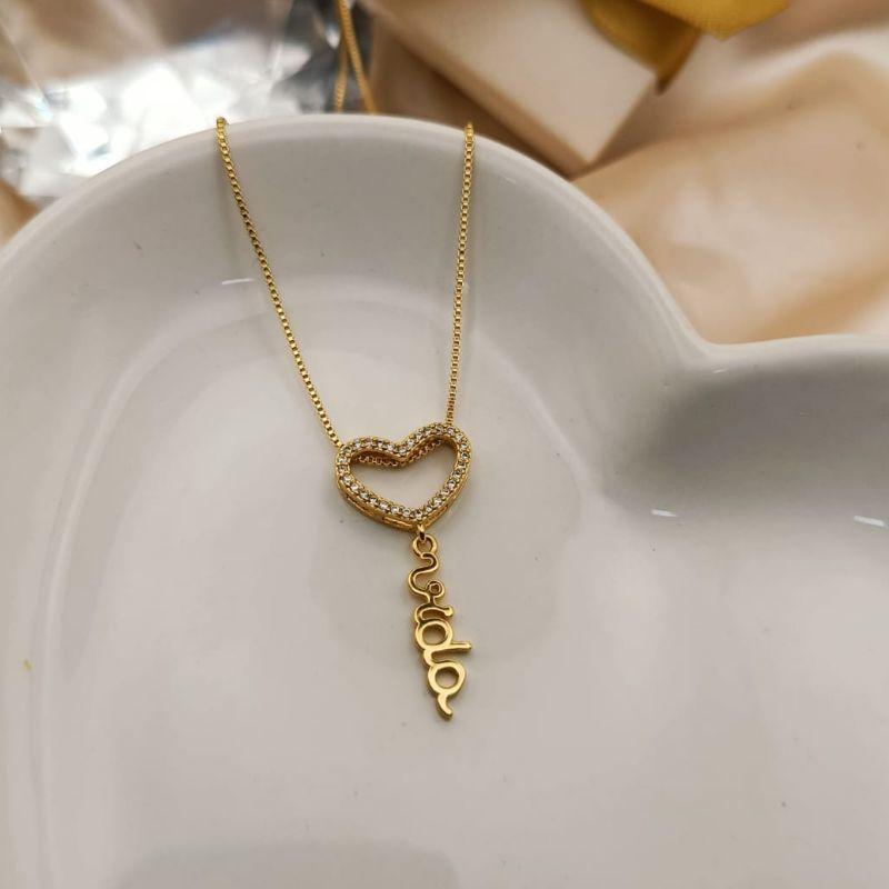 COLAR CORAÇÃO CRAVEJADO EM MICRO ZIRCONIA E NOME VIDA PENDURADO