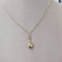 COLAR ELO GROUMET COM MINI ESFERAS E PINGENTE DE CORAÇÃO BOLEADO E PONTO DE LUZ