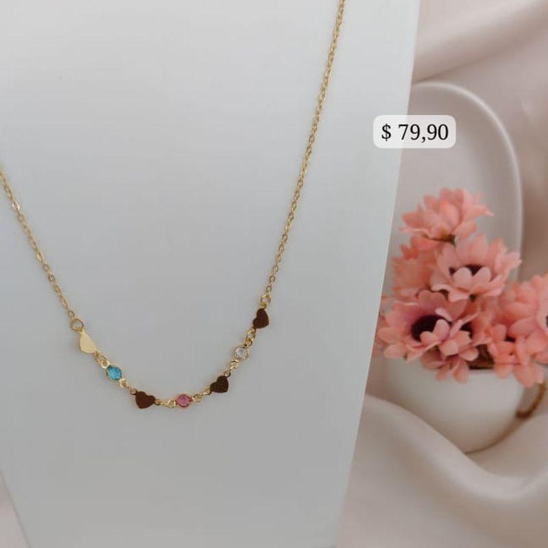 COLAR EM ELO PORTUGUES COM PLACAS DE CORAÇÕES E PEDRAS COLORIDAS