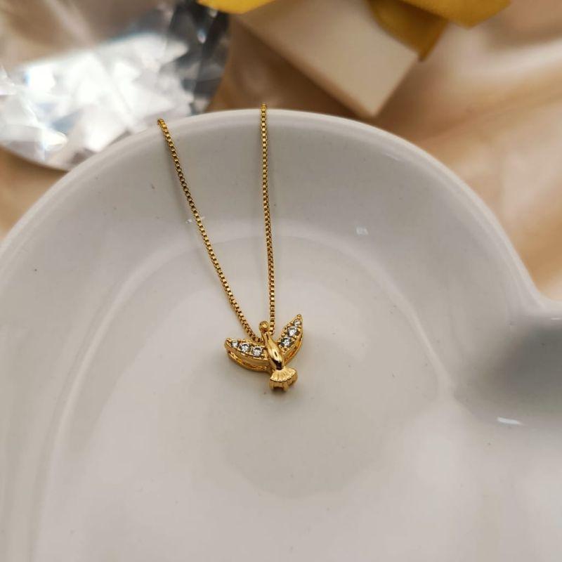 COLAR ESPIRITO SANTO COM PEDRAS DE ZIRCONIA NAS ASAS