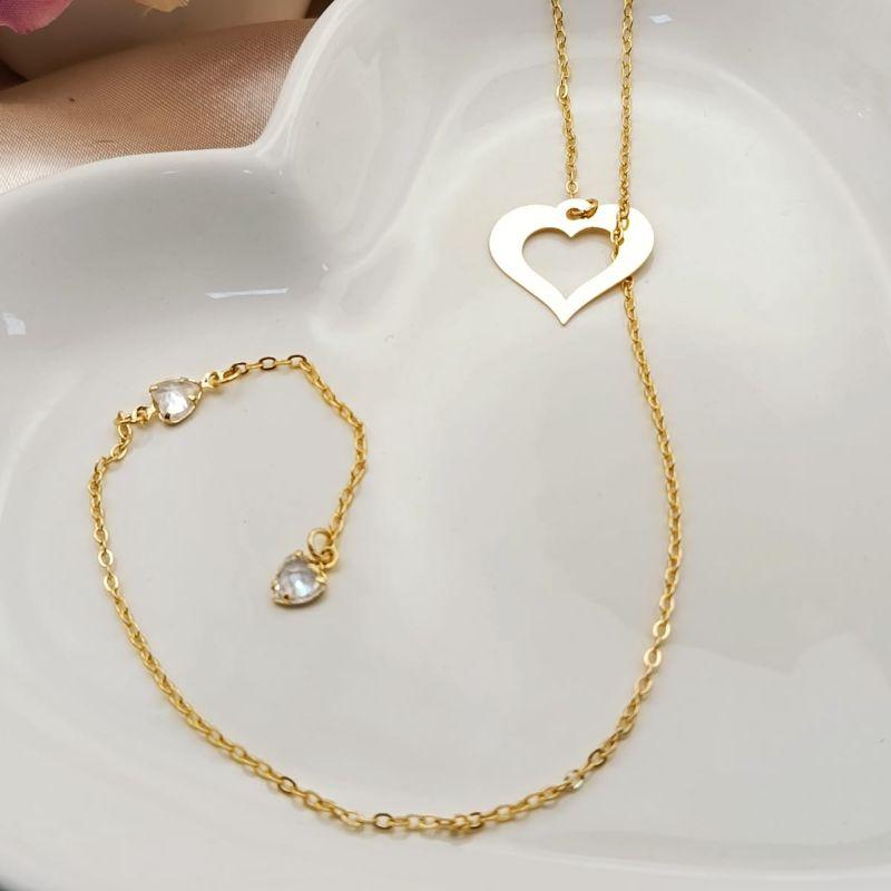 COLAR ESTILO GRAVATINHA COM CORAÇÃO VAZADO E PONTO DE LUZ