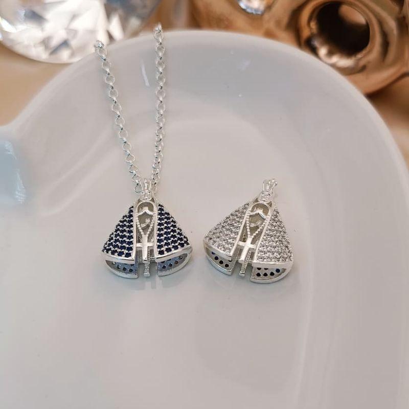 COLAR NOSSA SENHORA CRAVEJADO EM MICRO ZIRCONIA AZUL E TRANSPARENTE