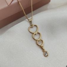 COLAR VENEZIANA PINGENTE 3 CORAÇÕES COM PONTO DE LUZ NO FINAL