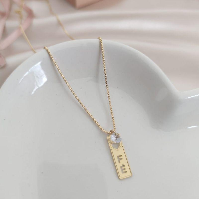 COLAR VENEZIANA PINGENTE PLACA FE VAZADA COM PONTO DE LUZ