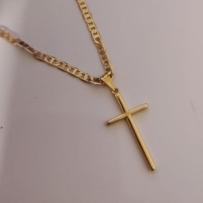 CORRENTE MASCULINA 70CM ELO INSPIRAÇÃO GUCCI FECHO GAVETA  COM PINGENTE CRUZ