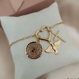 PULSEIRA CARTIER FINO CORAÇÃO VAZADO E 3 PINGENTES PLACA PAI NOSSO ESPIRITO SANTO E CRUZ