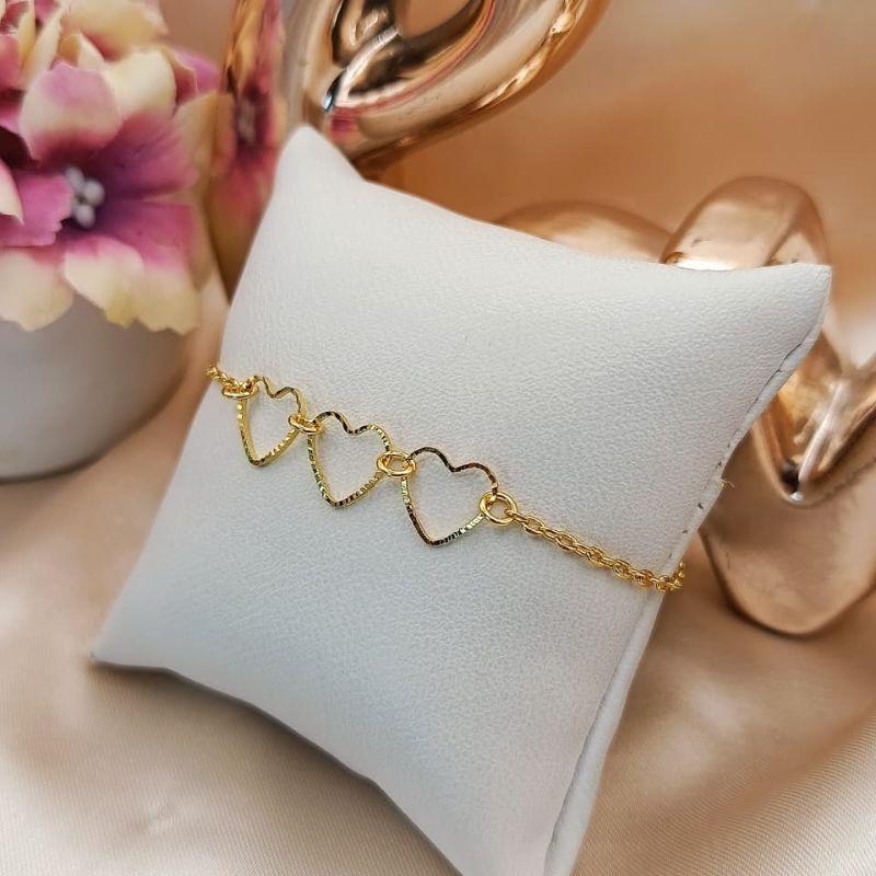 PULSEIRA COM 3 CORAÇÕES VAZADOS CRAQUELADOS
