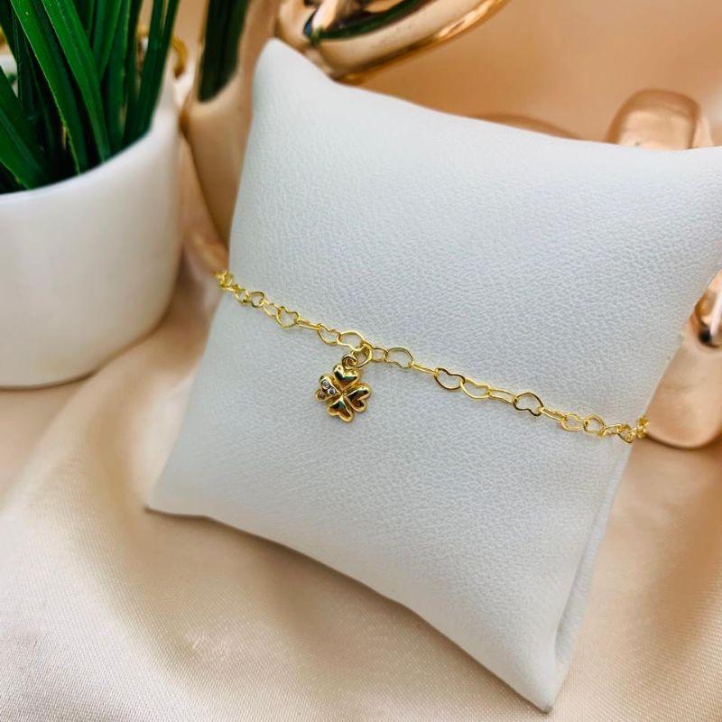 PULSEIRA COM TREVO DE 4 FOLHAS COM UMA FOLHA COM PONTO DE LUZ