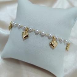 PULSEIRA DE PEROLAS COM CORAÇÃO BOLEADO