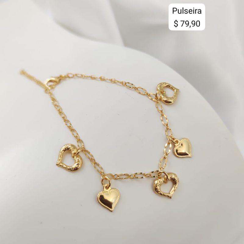 PULSEIRA EM ELO OVAL COM  PLACAS DE CORAÇÃO LISO E VAZADO