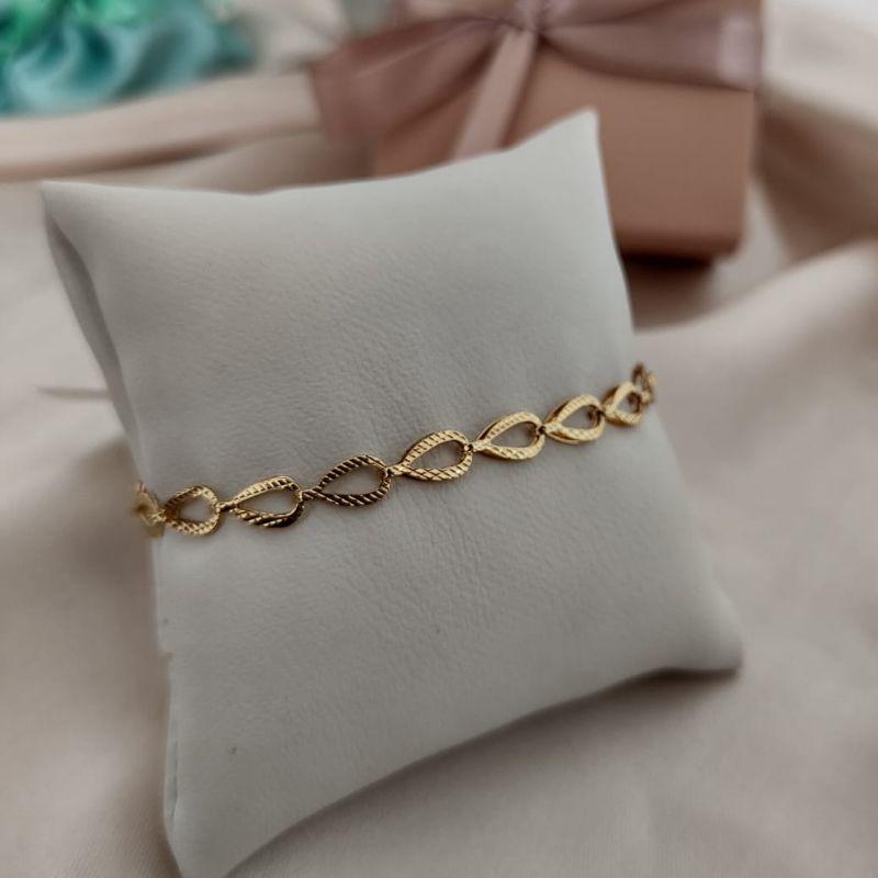 PULSEIRA FORMATO GOTA DE LADOs VAZADA