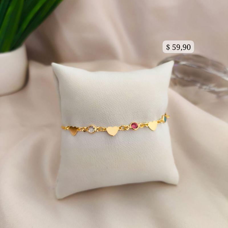 PULSEIRA INFANTIL CARTIER COM PLACAS DE CORAÇÃO E PEDRAS COLORIDAS