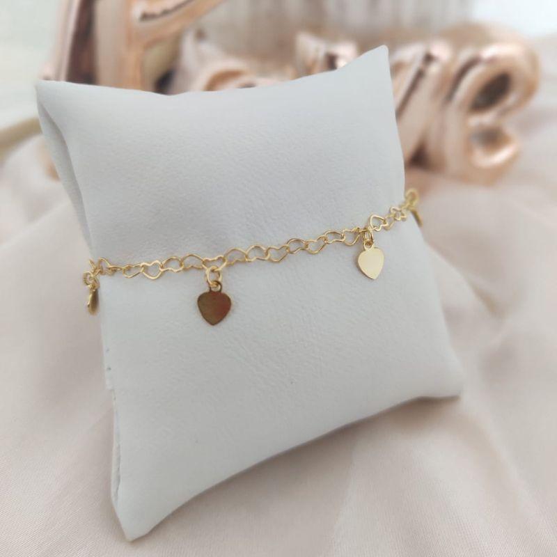 PULSEIRA INFANTIL DE CORAÇÕES ENTRELAÇADOS E PLACAS DE CORAÇÃO