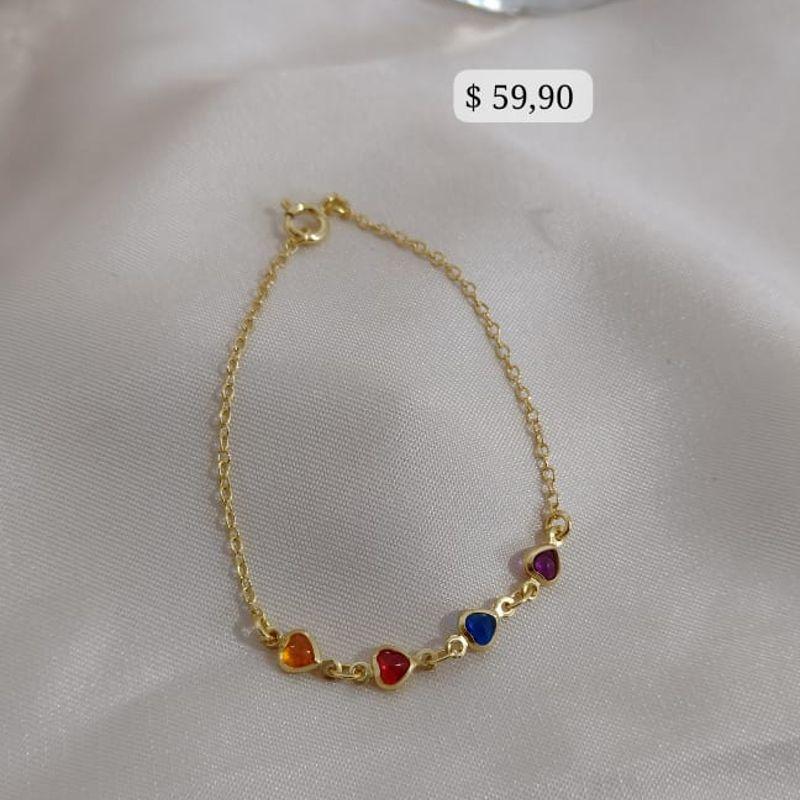 PULSEIRA INFANTIL ELO PORTUGUES COM 4 CORAÇÃO COLORIDOS