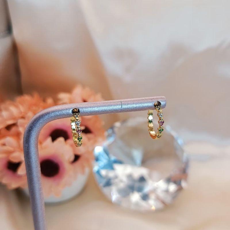 ARGOLA COM CORAÇOES COLORIDOS  DE MICRO ZIRCONIA E CORACOES LISOS