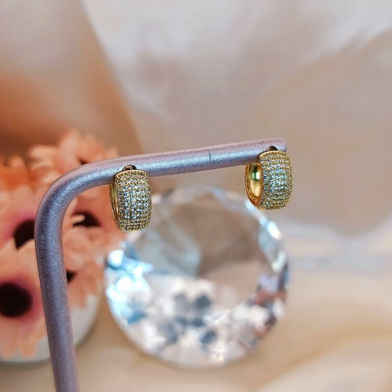 ARGOLA COM SEIS LINHAS CRAVEJADA EM MICRO ZIRCONIA