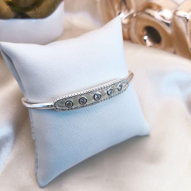 BRACELETE CRAVAJEDO EM MICRO ZIRCONIA COM 5 PONTOS DE LUZ VAZADOS