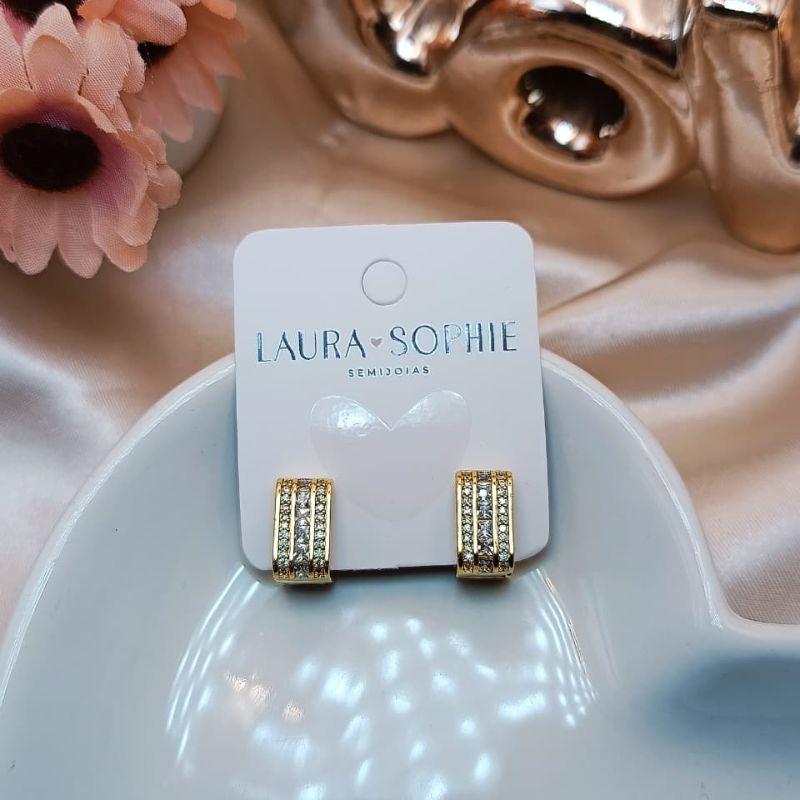 BRINCO SEMI CIRCULO COM DUAS LINHAS DE MICRO ZIRCONIA E ZIRCONIA NO MEIO