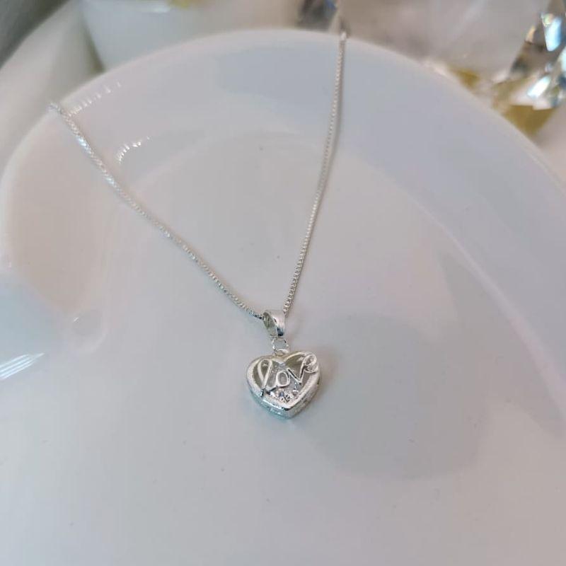 COLAR CORAÇÃO COM NOME LOVE E ZIRCONIA