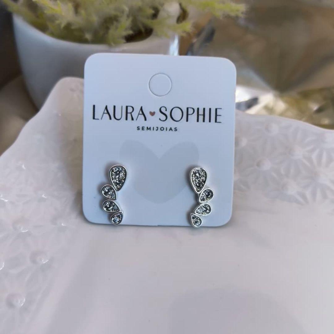 BRINCO EARCUFF EM FORMA DE GOTA CRAVEJADO EM MICRO ZIRCONIA