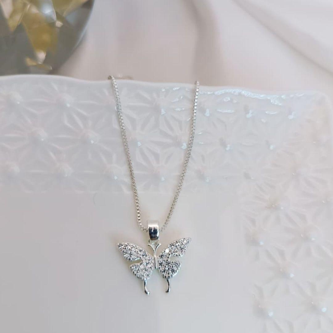 COLAR BORBOLETA CRAVEJADO EM MICRO ZIRCONIA