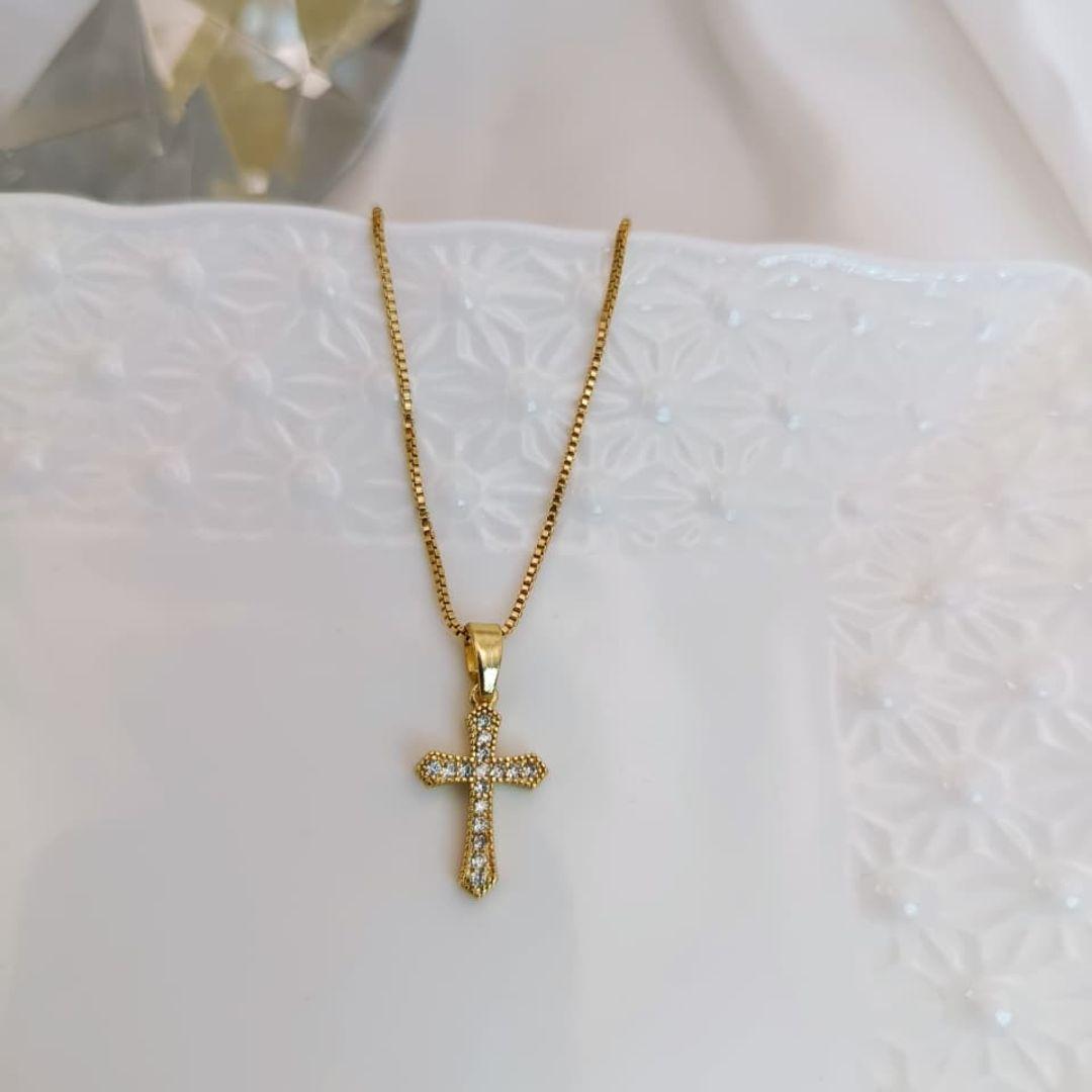 COLAR CRUZ CRAVEJADO EM MICRO ZIRCONIA