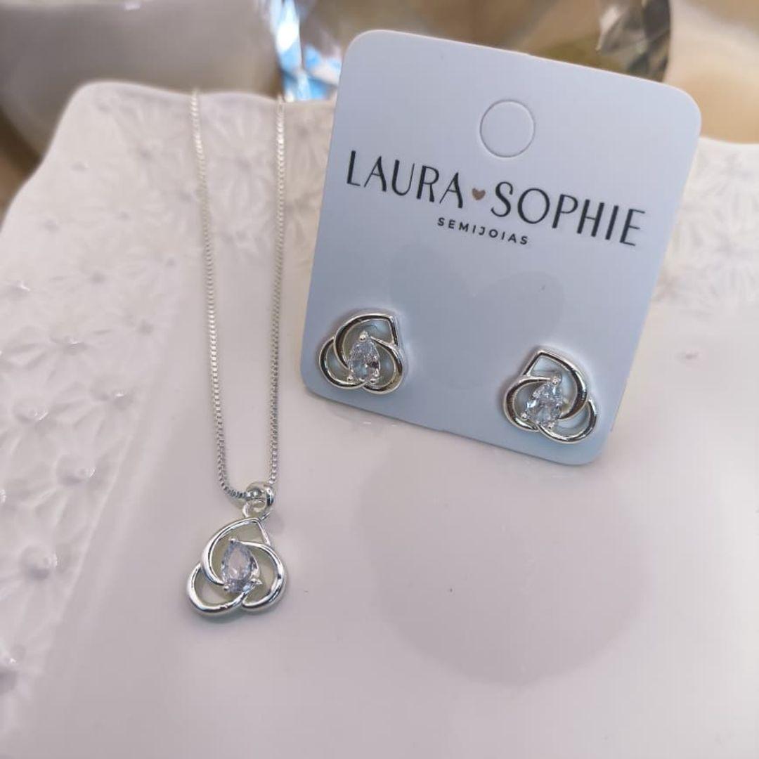 CONJUNTO FLOR ESPIRALE GOTA DE ZIRCONIA NO MEIO